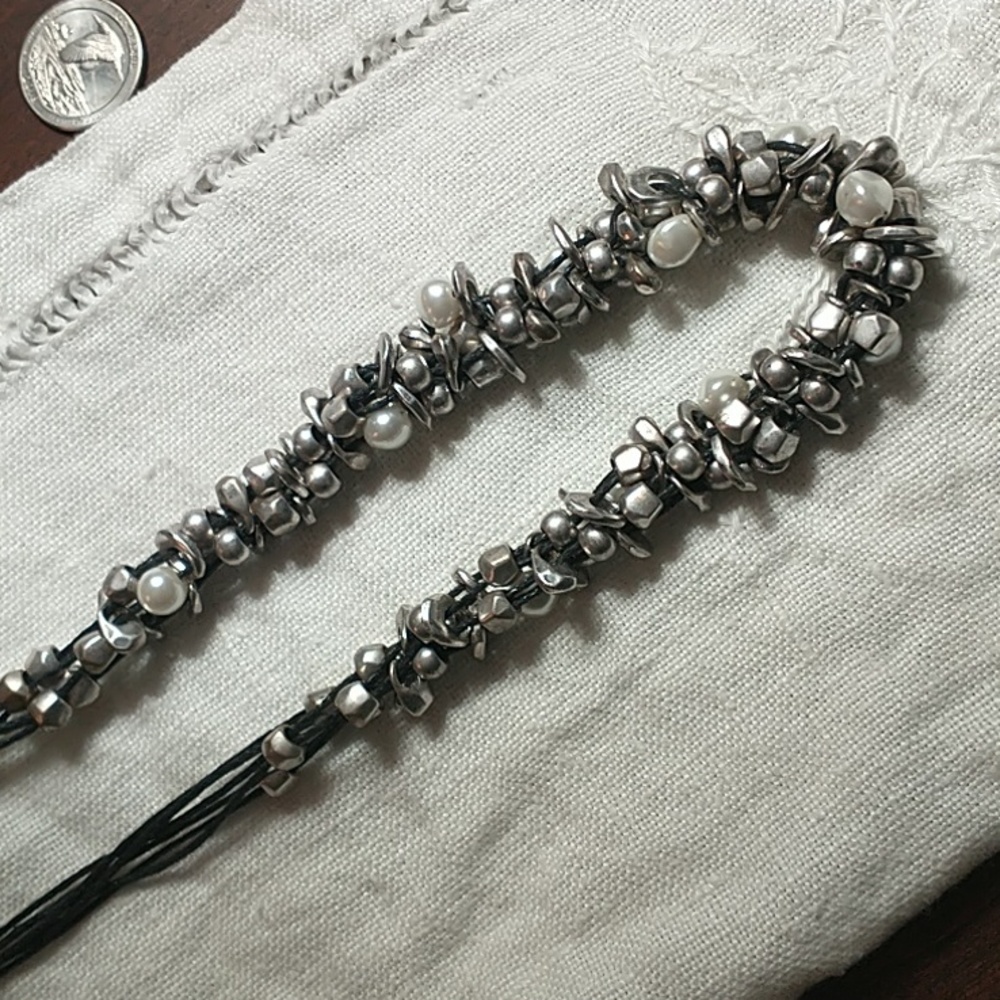 EUC Silver and Glass Pearl Necklace